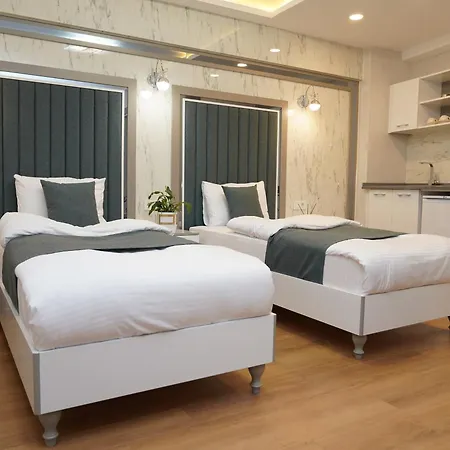 Gazelle Hotel *