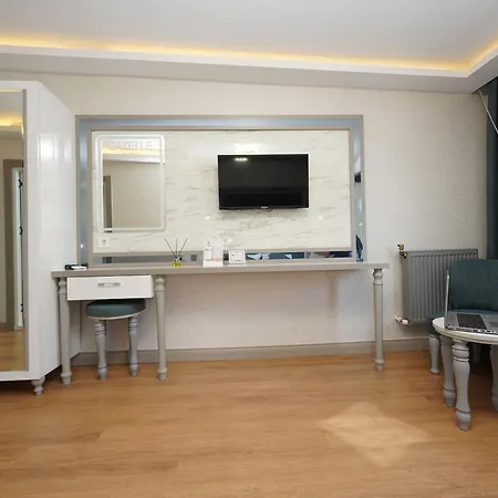 Gazelle Hotel *